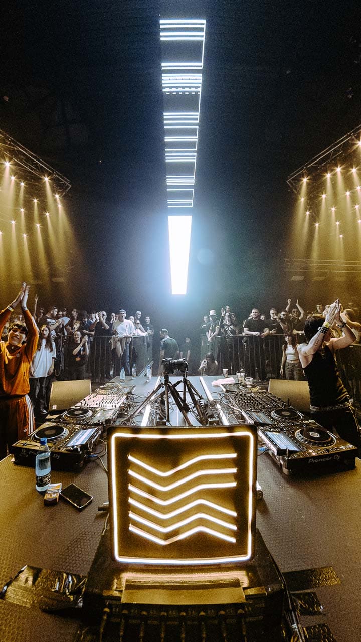 FACE 2 FACE Music Reactions x 240kmh